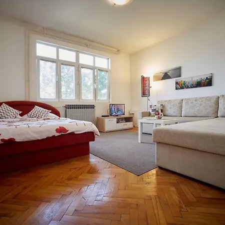 - Free Parking Тузла