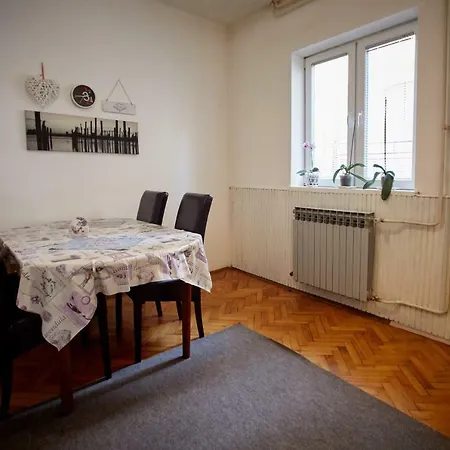 - Free Parking Apartment Tuzla