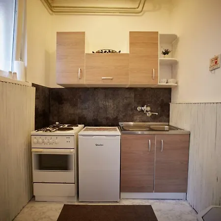 - Free Parking Тузла